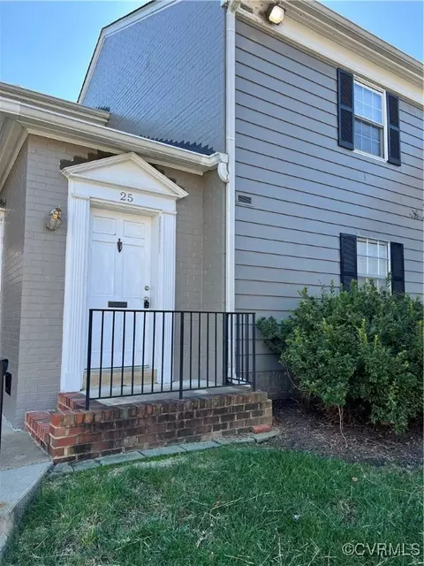 25 Snughaven Rd, Richmond, VA 23228