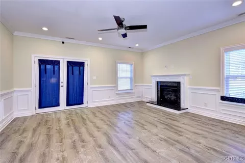 Living - 4 Millicent Ct, Hampton, VA 23666 photo 1 of 4