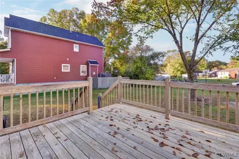 Exterior - 4 Millicent Ct, Hampton, VA 23666 photo 5 of 6
