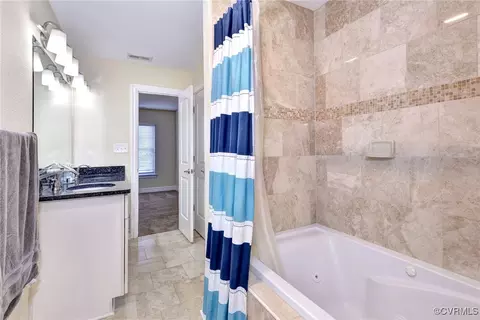 Bath - 4 Millicent Ct, Hampton, VA 23666 photo 5 of 6