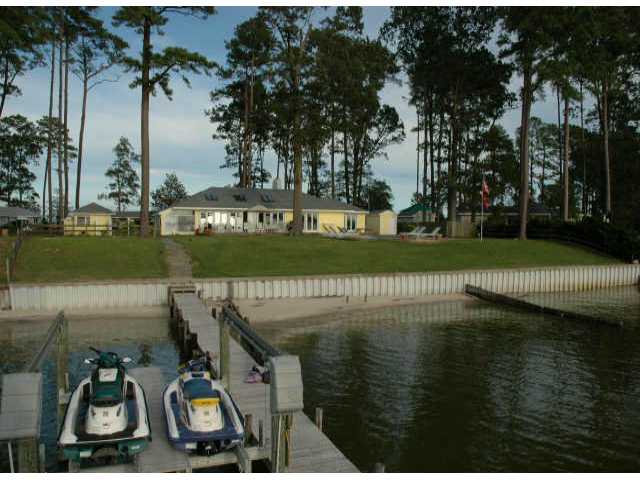 267 Stove Point Rd, Deltaville, VA 23043 photo 1