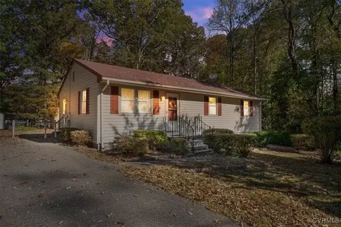 4512 Pamela Dr, Disputanta, VA 23842