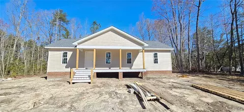1916 Essex Ml, Dunnsville, VA 22454