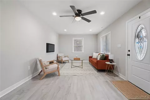 Living - 23701 Carson Rd, Dinwiddie, VA 23841 photo 1 of 2