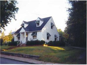 203 E Irvin St, Blackstone, VA 23824 photo 1