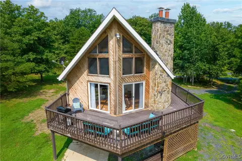 9212 Ridge Rd, Arvonia, VA 23004