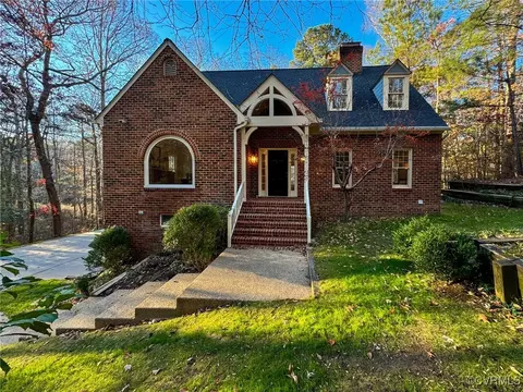 4250 Armstrong Dr, Mechanicsville, VA 23111