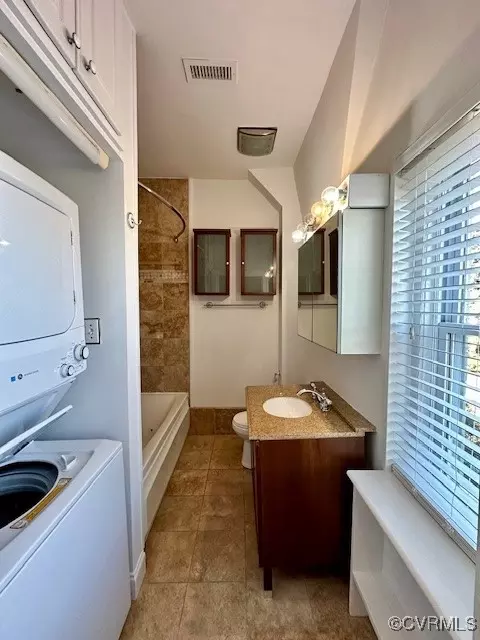 Bath - 1605 Grove Ave #3, Richmond, VA 23220 photo 1 of 3