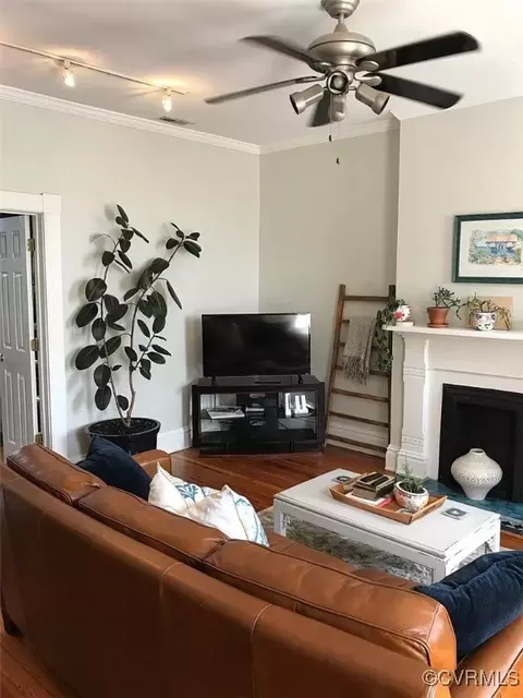 Living - 1605 Grove Ave #3, Richmond, VA 23220 photo 3 of 6