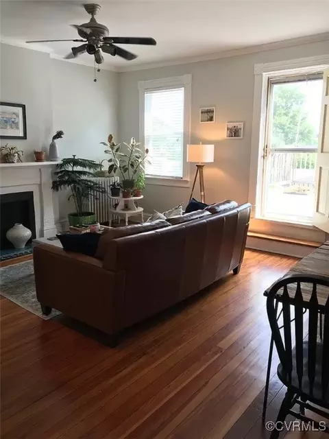 Living - 1605 Grove Ave #3, Richmond, VA 23220 photo 4 of 6