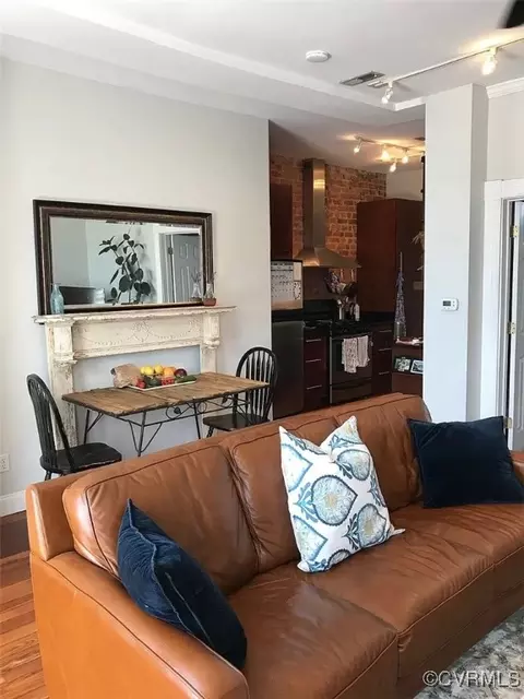 Living - 1605 Grove Ave #3, Richmond, VA 23220 photo 5 of 6
