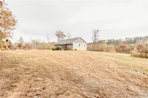 19588 S Boydton Plank Rd, Warfield, VA 23889