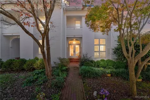 35 James Falls Dr, Richmond, VA 23221