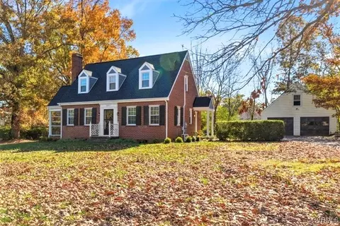 16211 Dunn St, Amelia Court House, VA 23002