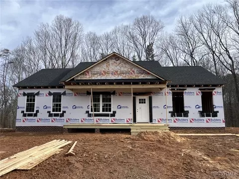 8305 Dash Ln, Jetersville, VA 23083