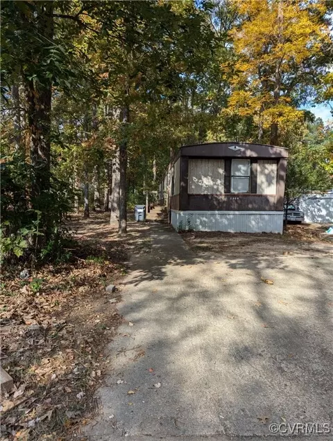 2306 Swift Bluff Dr, South Chesterfield, VA 23834