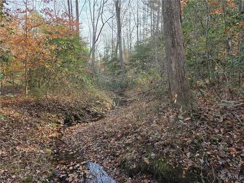0 Us-250, Louisa, VA 23093