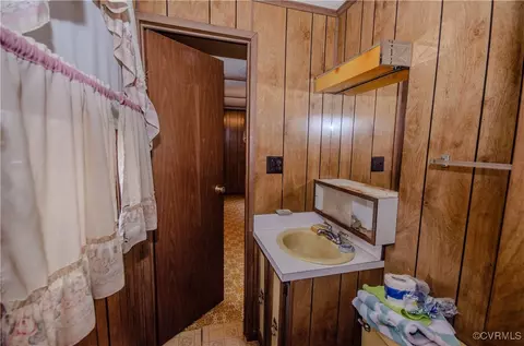 24348 King William Rd, West Point, VA 23181 photo 16