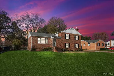 10089 Beechwood Dr, Mechanicsville, VA 23116