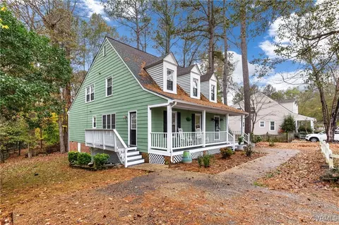 Exterior - 7106 Pointer Ridge Rd, Midlothian, VA 23112 photo 2 of 9