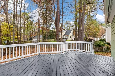 Exterior - 7106 Pointer Ridge Rd, Midlothian, VA 23112 photo 7 of 9