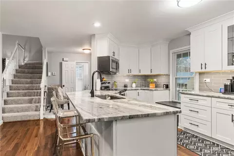 Kitchen - 7106 Pointer Ridge Rd, Midlothian, VA 23112 photo 4 of 6