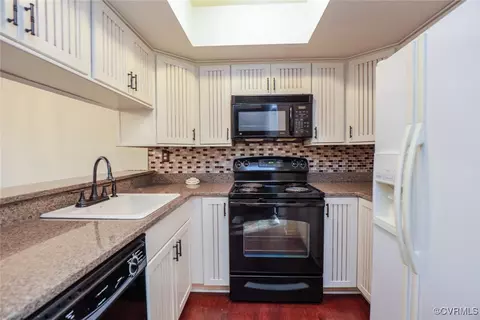 4816 Long Shadow Dr, Midlothian, VA 23112 photo 9