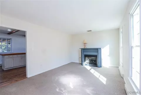 Living - 4210 Chesdin Blvd, Sutherland, VA 23885 photo 3 of 3