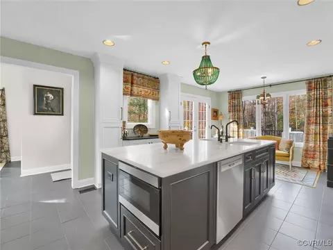 Kitchen - 6306 W Branch Rd, Midlothian, VA 23112 photo 4 of 7