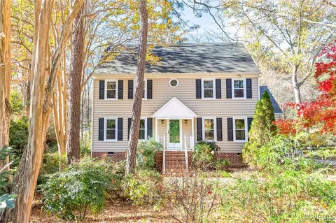 8255 Soft Wind Ct, Mechanicsville, VA 23111