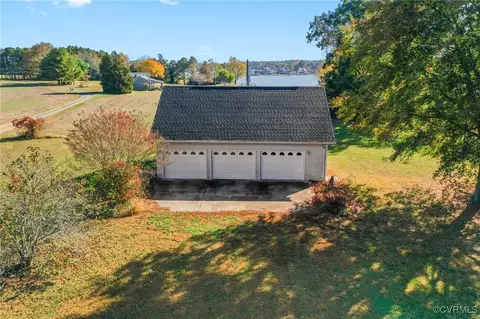 947 Woodberry Ln, Warsaw, VA 22572 photo 12