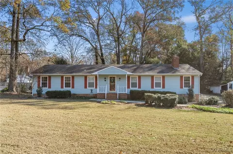 6811 Forest Dr, Quinton, VA 23141