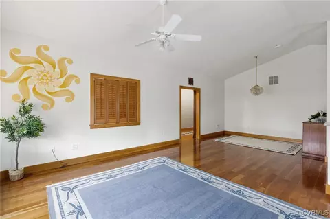 Living - 522 Unity Pl, Buckingham, VA 23921 photo 3 of 7