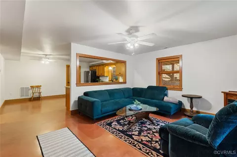 Living - 522 Unity Pl, Buckingham, VA 23921 photo 6 of 7