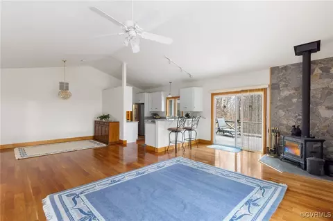Living - 522 Unity Pl, Buckingham, VA 23921 photo 2 of 7