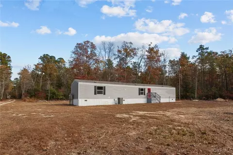 2728 Tidewater Trl, Jamaica, VA 23079