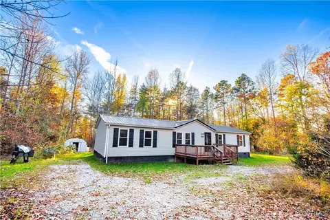 66 Banks Dr, Cumberland, VA 23040