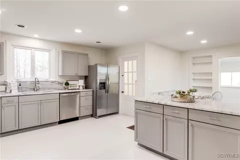 Kitchen - 8459 Stumpy Rd, Hanover, VA 23069 photo 4 of 5