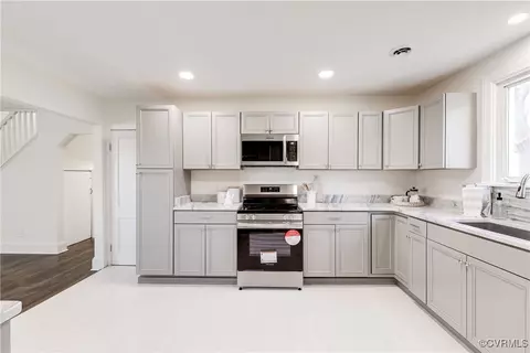 Kitchen - 8459 Stumpy Rd, Hanover, VA 23069 photo 3 of 5
