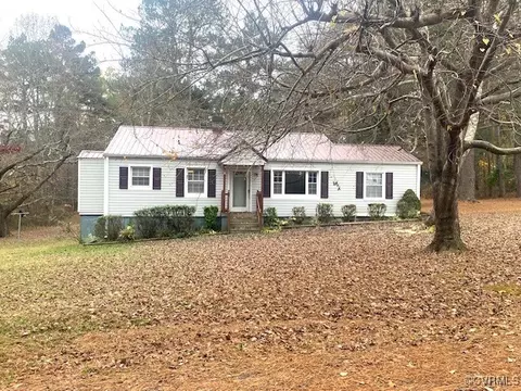 18 W Third St W Third Ave, Alberta, VA 23821
