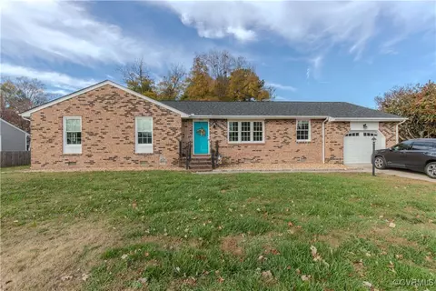 4532 Ridgecrest Ln, Colonial Heights, VA 23834