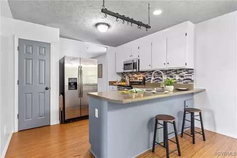 Kitchen - 15655 Devlin Dr, Chesterfield, VA 23838 photo 3 of 4