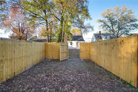 Exterior - 411 Patrick Ave, Richmond, VA 23222 photo 9 of 10