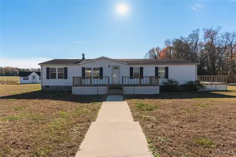 858 Drinking Swamp Rd, Farnham, VA 22460