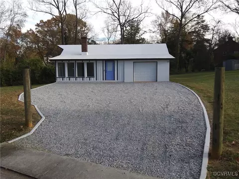 225 Boswell Ave, Chase City, VA 23924