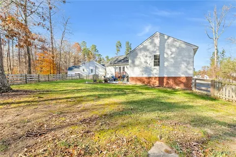 Exterior - 201 Pleasant View Dr, Aylett, VA 23009 photo 12 of 15