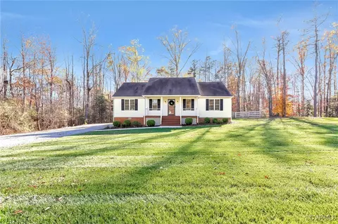 Exterior - 201 Pleasant View Dr, Aylett, VA 23009 photo 7 of 15