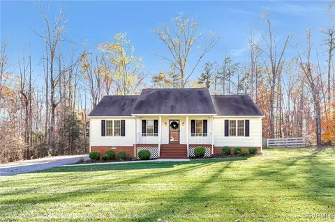 201 Pleasant View Dr, Aylett, VA 23009
