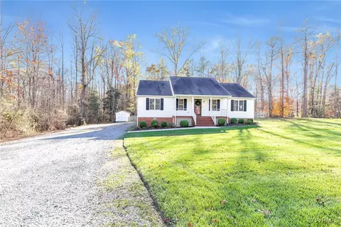 Exterior - 201 Pleasant View Dr, Aylett, VA 23009 photo 5 of 15