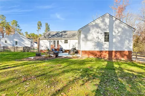 Exterior - 201 Pleasant View Dr, Aylett, VA 23009 photo 13 of 15